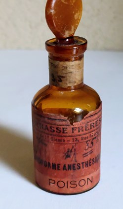 Flacon 7 cm " Chloroforme Anesthésique"