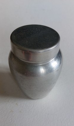 Pot en métal à sangsues ???