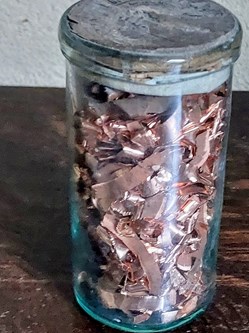 Copeaux de cuivre / Pot en verre