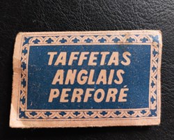 TAFFETAS ANGLAIS PERFORÉ