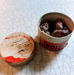 X POISON " Cailloux"??