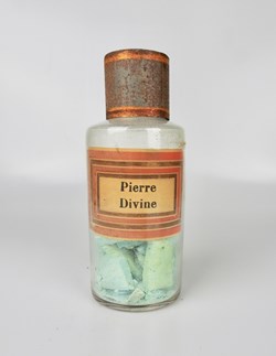 Flacon en verre petit modèle Pharmacie RAVASSE