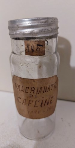 Valerianate de Caféine /  Petit flacon h 12. 5 cm