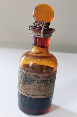 Flacon de verre ambré avec bouchon