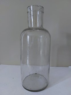 26 Grande bouteille en blanc