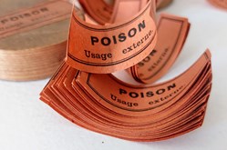 Étiquettes " POISON Usage externe"