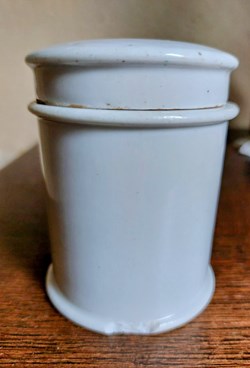 Pot à onguent céramique / Absence d'étiquette