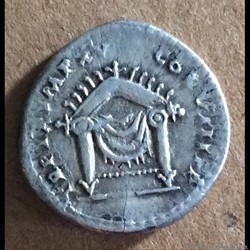 Titus - denier -trone