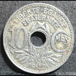 1922 - petit trou
