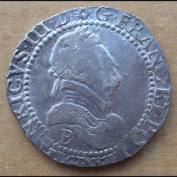 1585 - Franc au col plat