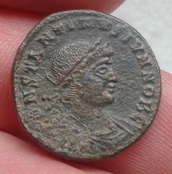 306/364 - LES CONSTANTINIENS - Constantin II - Nummus