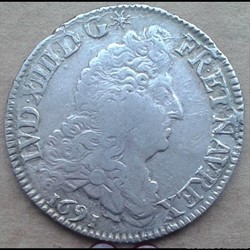 1691 A - 1/2 écu aux 8L