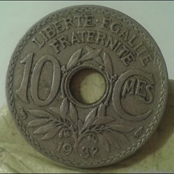1932