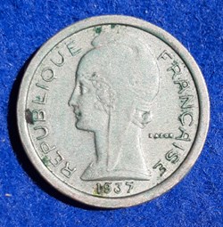 Jeton PTT 1937 - coin bouché
