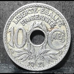 1921 - petit trou