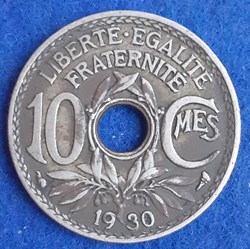1930 - 10 centimes - petit trou