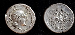 Roma Monogram, Quinarius, Crawford 84/2