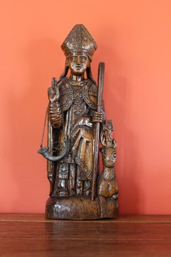 Statue en bois