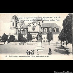 Carte Postale (40) Dax "La Place de l'Hôtel de Ville et la Cathédrale"