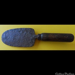 Gemmage les outils : spatule, coutelle ou palinette (40) Landes