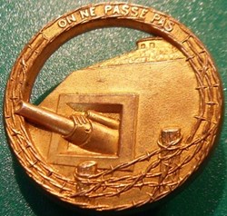 Insigne militaire "On ne passe pas" de béret