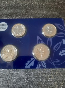 20 ans de l 'euro Anciennes et nouvelles pièces de 1 et 2 euros 2021 et 2022