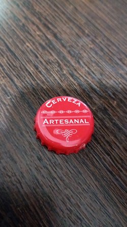 Cerveza artesanal chapa roja