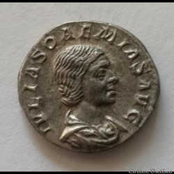 Denier Julia Soémias.