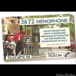 Mémophone - jeunes dans cabine numéro mémophone en petit