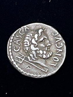 Denar des P. Servilius Casca Longus und M.Iunius Brutus