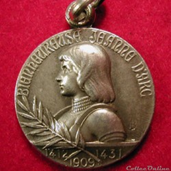 Pendentif médaille