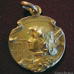 Pendentif médaille