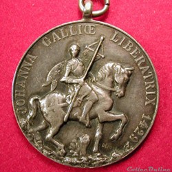 Pendentif médaille