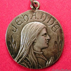 Pendentif médaille