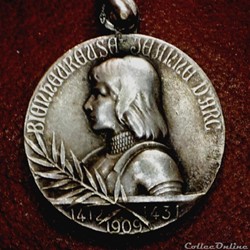 Pendentif médaille
