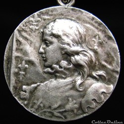 Pendentif médaille