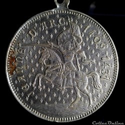 Pendentif médaille