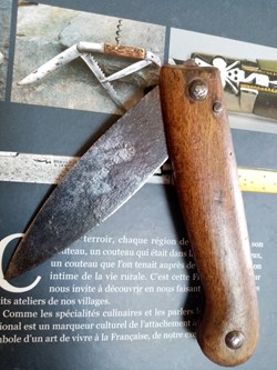 Couteau capucin 31 Besset