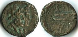 Arados, Phoenicia 136-51 BC. - AE15 Zeus & Hera