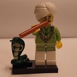 Lego Minifigures Series 13 - Charmeur de serpents