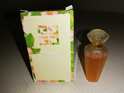 GIVENCHY FLEUR D INTERDIT