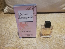 GIVENCHY UN AIR D'ESCAPADE - Perfumes and Beauty