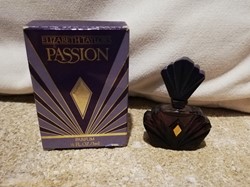 TAYLOR ELISABETH PASSION