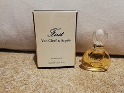 VAN CLEEF ET ARPELS FIRST