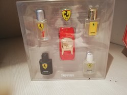 FERRARI GOLD COFFRET FETE DES PERES 2002