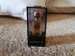 GIVENCHY III