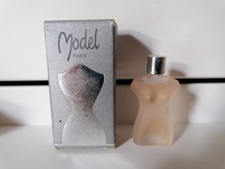 PARFUM MODEL DE PARIS MODEL