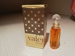 VALENTINO V