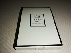 CHANEL N°19 POUDRE