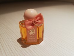 PARFUM INTERNATIONAL WHITE SHOULDERS